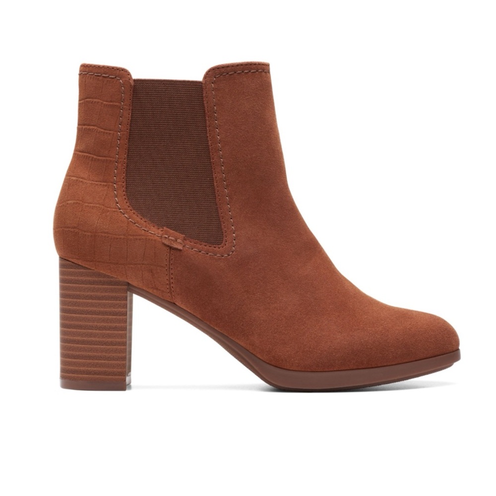 NWOB Clarks Collection Bayla Rose Leather Ankle Bootie Size 7